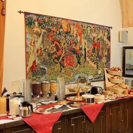 Ruze & Wellness Otel Český Krumlov