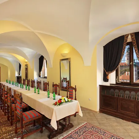 Ruze & Wellness Otel 5*