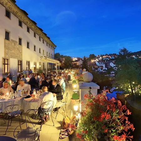 Ruze & Wellness 5* Český Krumlov