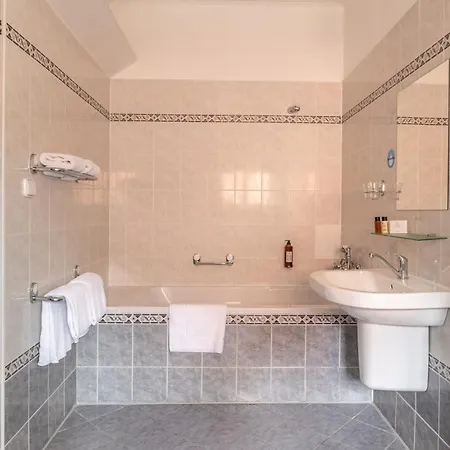 Ruze & Wellness Otel 5*